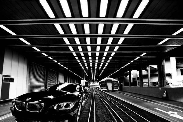 Tunnel. BMW