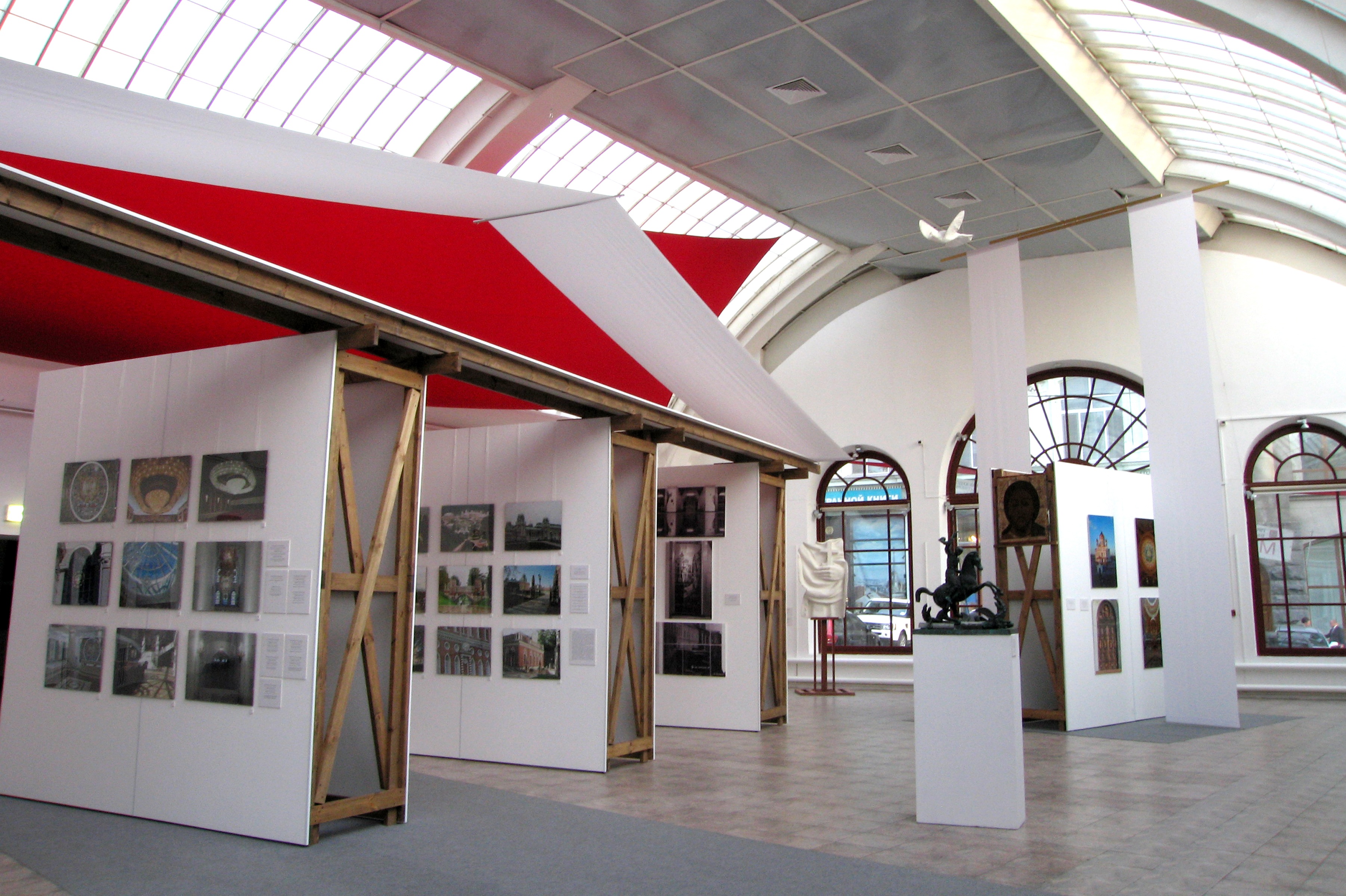 The exhibition Moscow - our heritage. The Moscow City Government. Committee on cultural heritage of the city of Moscow. Moscow Union of Artists. Moscow House of Artists, Kuznetsk bridge